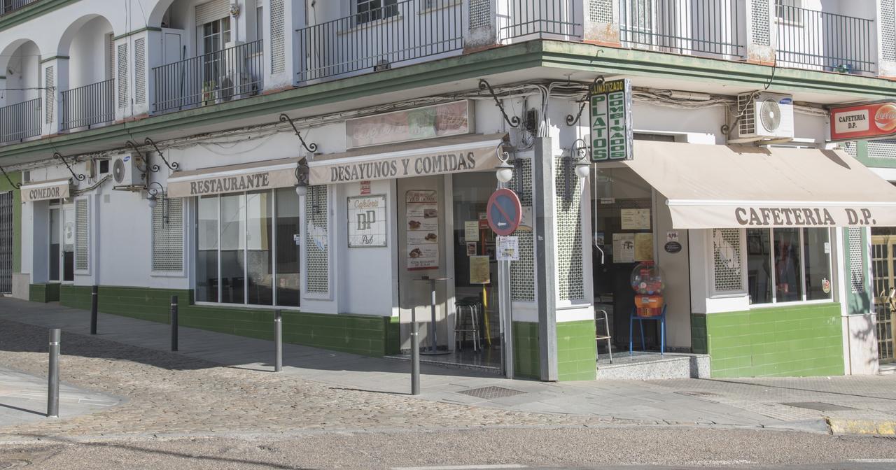 Hostal Dp El Pilar โมเนสเตริโอ ภายนอก รูปภาพ