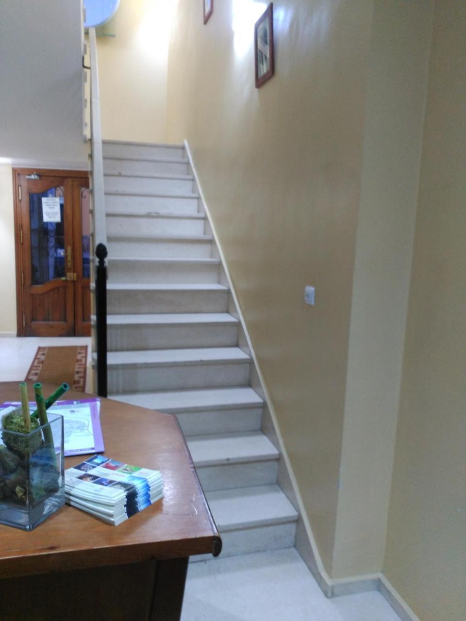 Hostal Dp El Pilar โมเนสเตริโอ ภายนอก รูปภาพ
